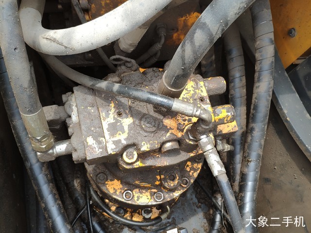 现代 R225LC-7 挖掘机