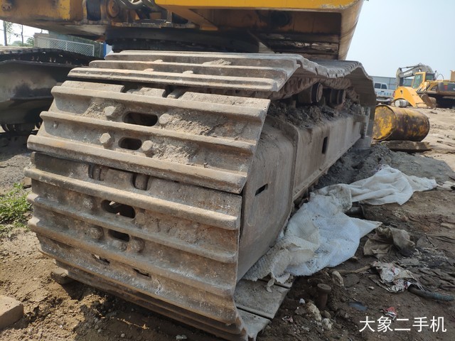 徐工 XE260C 挖掘机