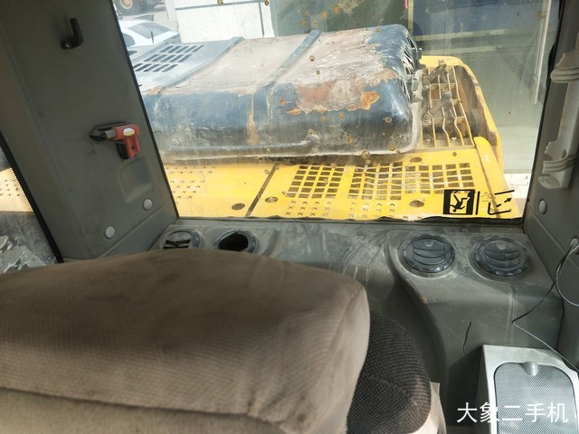 龙工 LG6235 挖掘机