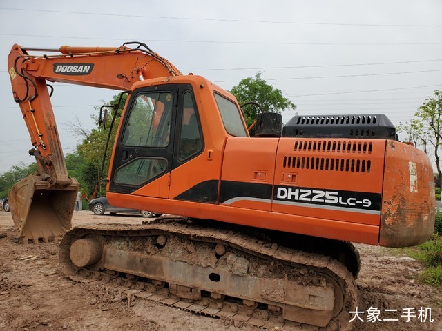 斗山 DH215-9 挖掘机