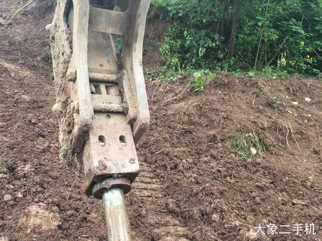 神钢 SK140LC-8 挖掘机