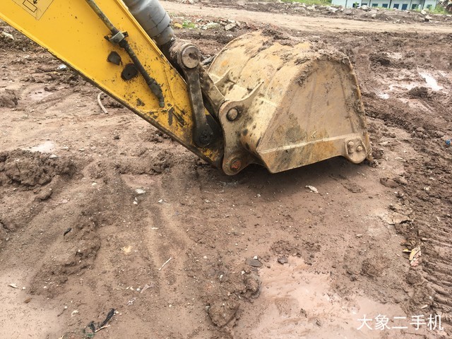 徐工 XE135B 挖掘机