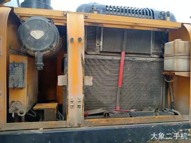 现代 R225LC-7 挖掘机