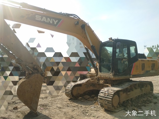 三一重工 SY215C 挖掘机