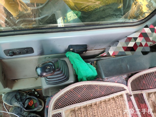 现代 R210W-7 挖掘机