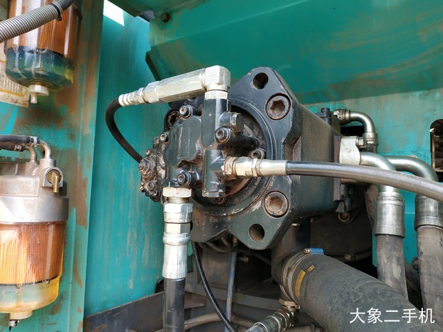 神钢 SK270D-8 挖掘机