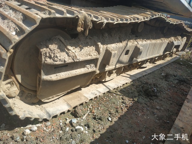 神钢 SK270D-8 挖掘机