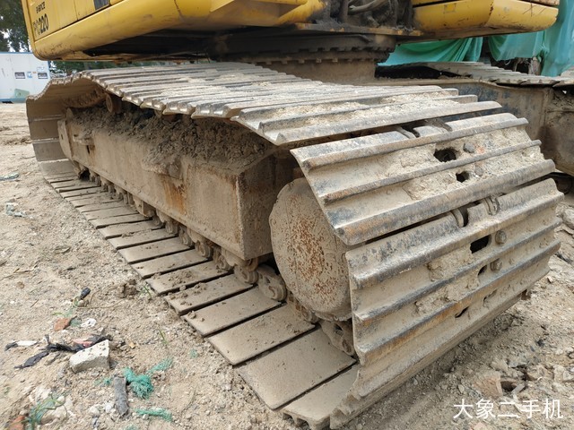 小松 PC220LC-6 挖掘机