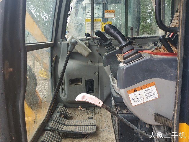 龙工 LG6060 挖掘机