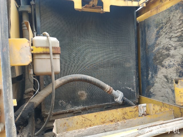 小松 PC220LC-6 挖掘机