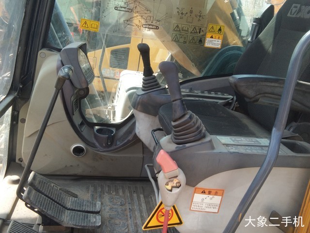 徐工 XE370CA 挖掘机