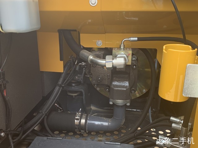 徐工 XGC75 挖掘机