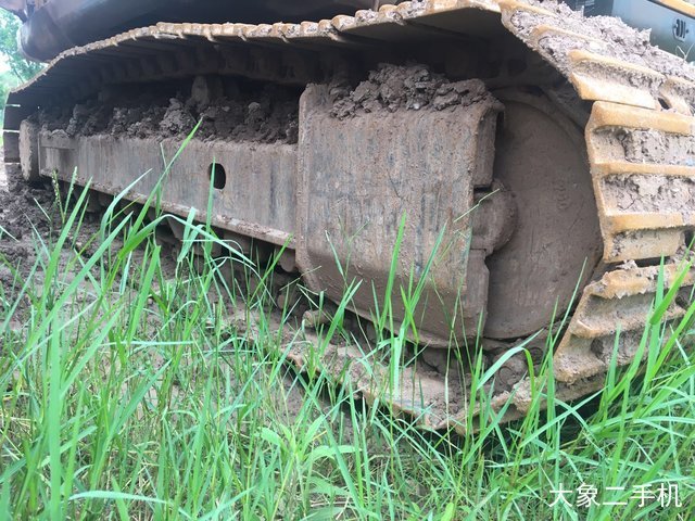 现代 R225LC-9T 挖掘机