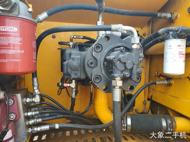 龙工 LG6220D 挖掘机