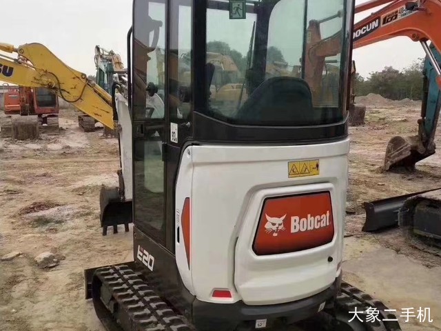 山猫 E20 挖掘机