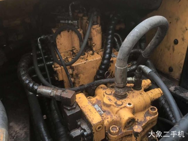 现代 R225LC-7 挖掘机