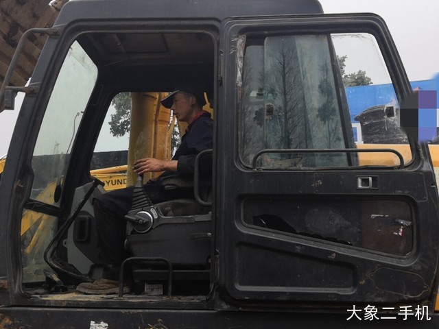 现代 R265LC-7 挖掘机