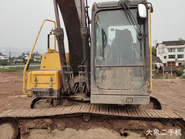 沃尔沃 EC140 挖掘机