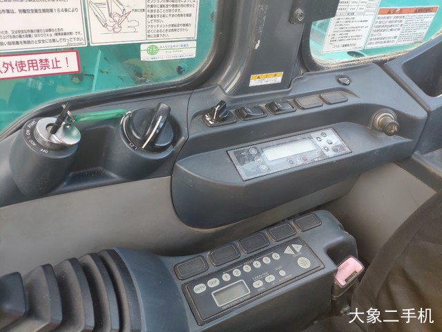 神钢 SK135SR 挖掘机