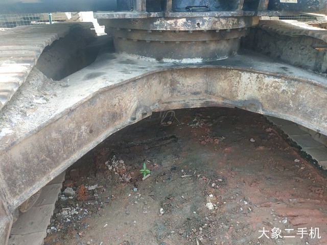 神钢 SK270D-8 挖掘机