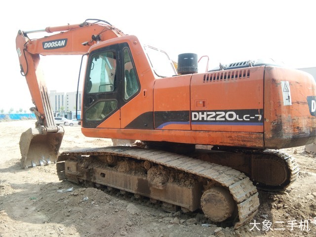斗山 DH220LC-7 挖掘机