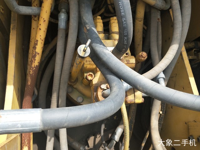 卡特彼勒 323DL 挖掘机