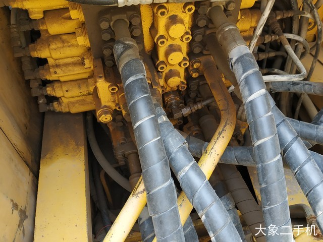 小松 PC240LC-8 挖掘机