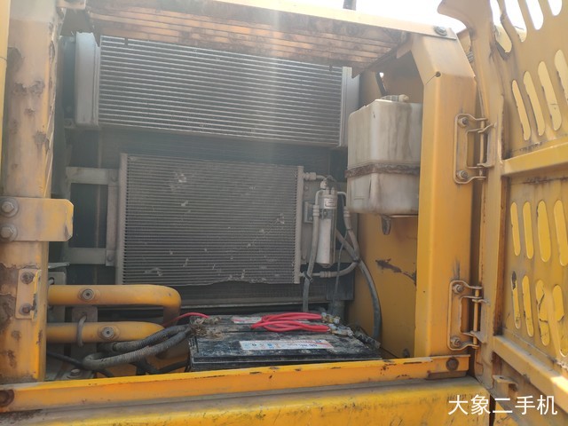 徐工 XE260C 挖掘机