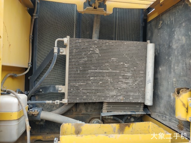 小松 PC220-8M0 挖掘机