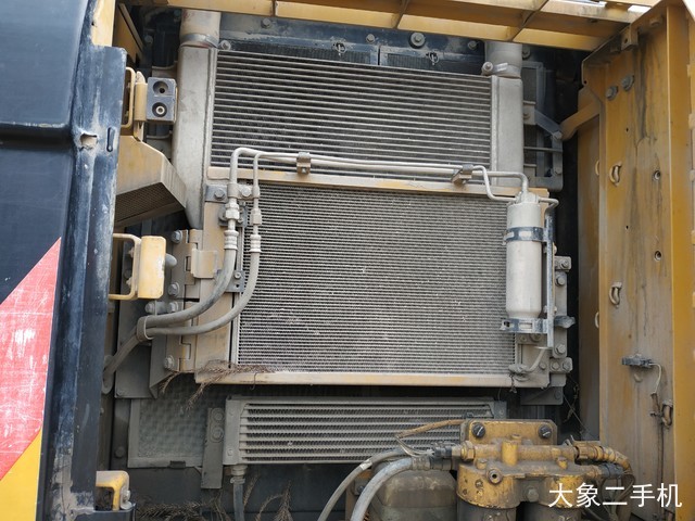 卡特彼勒 323D2L 挖掘机