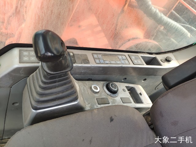 斗山 DX225LC 挖掘机