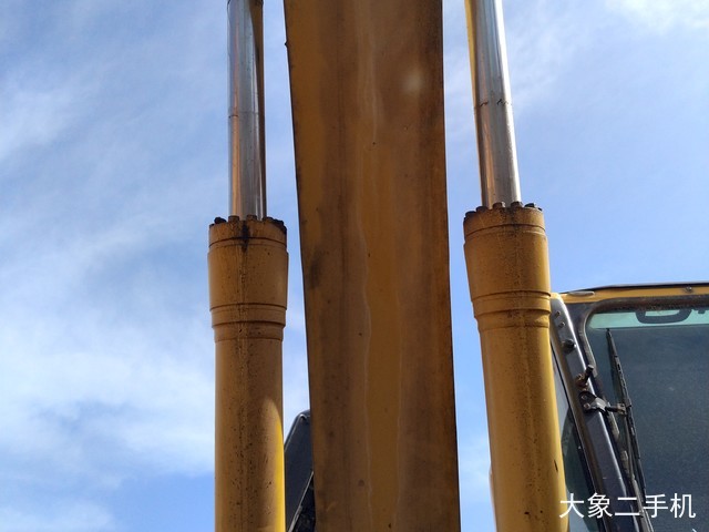 小松 PC240LC-8 挖掘机