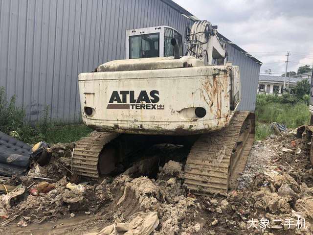 阿特拉斯中国 测试 挖掘机