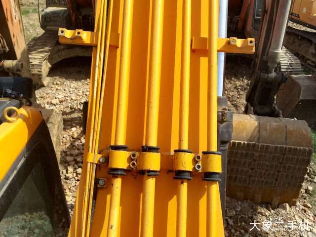 三一重工 SY215C-8 挖掘机