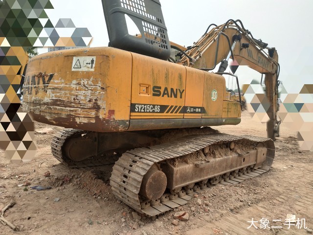 三一重工 SY215C 挖掘机