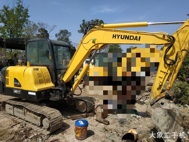 现代 R60-7 挖掘机
