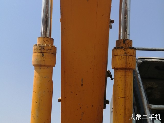 现代 R225LC-7 挖掘机