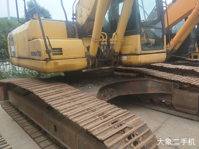 小松 PC240LC-8 挖掘机