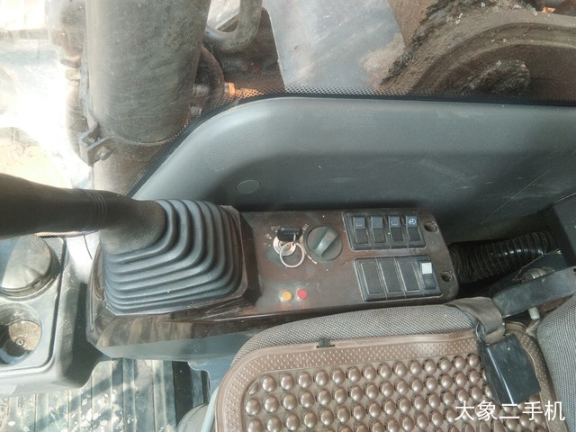 三一重工 SY215C 挖掘机