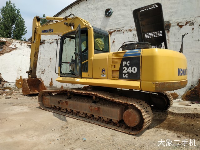 小松 PC240LC-8 挖掘机