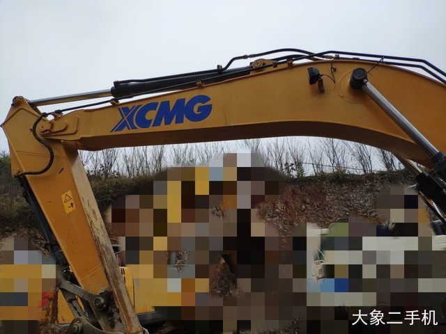 徐工 XE200D 挖掘机