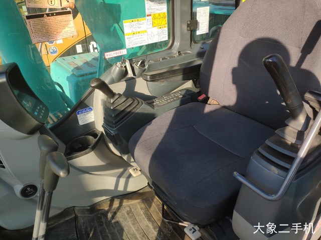 神钢 SK200-8 挖掘机