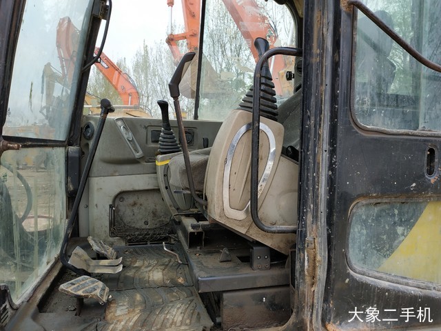 现代 R60-7 挖掘机
