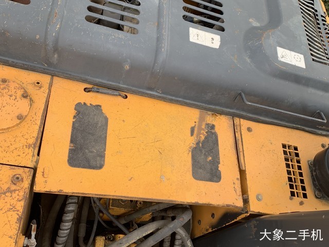 现代 R215-7C 挖掘机