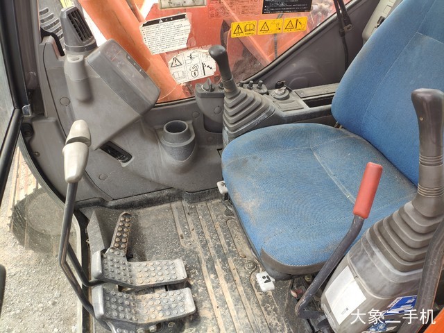 日立 ZX135US 挖掘机