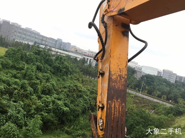 现代 R305LC-7 挖掘机