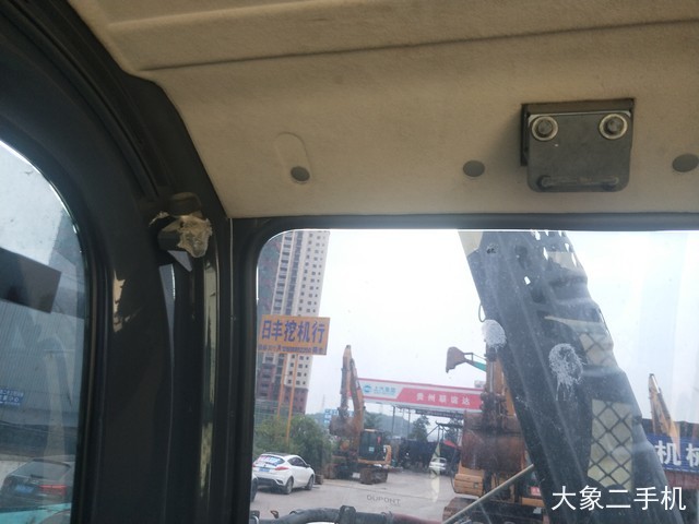 神钢 SK270D 挖掘机