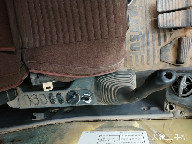 小松 PC220-8 挖掘机