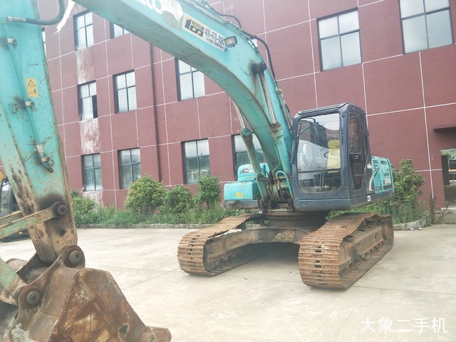 神钢 SK260LC-8 挖掘机