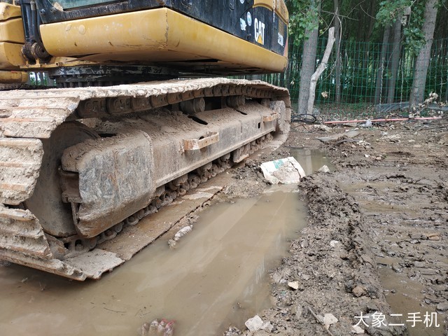 卡特彼勒 323DL 挖掘机